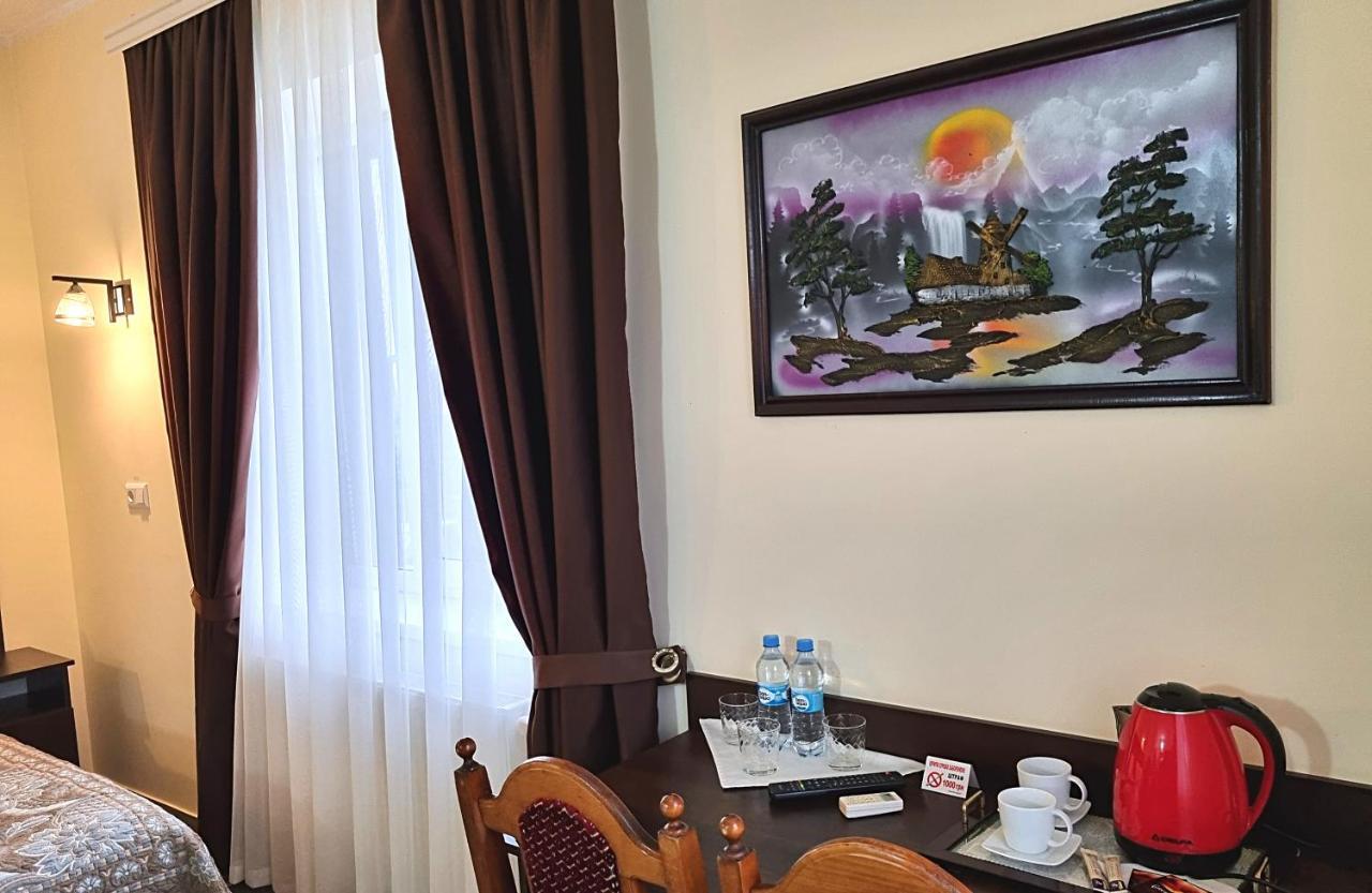 Готель "Валерія" Novoselytsya  Buitenkant foto